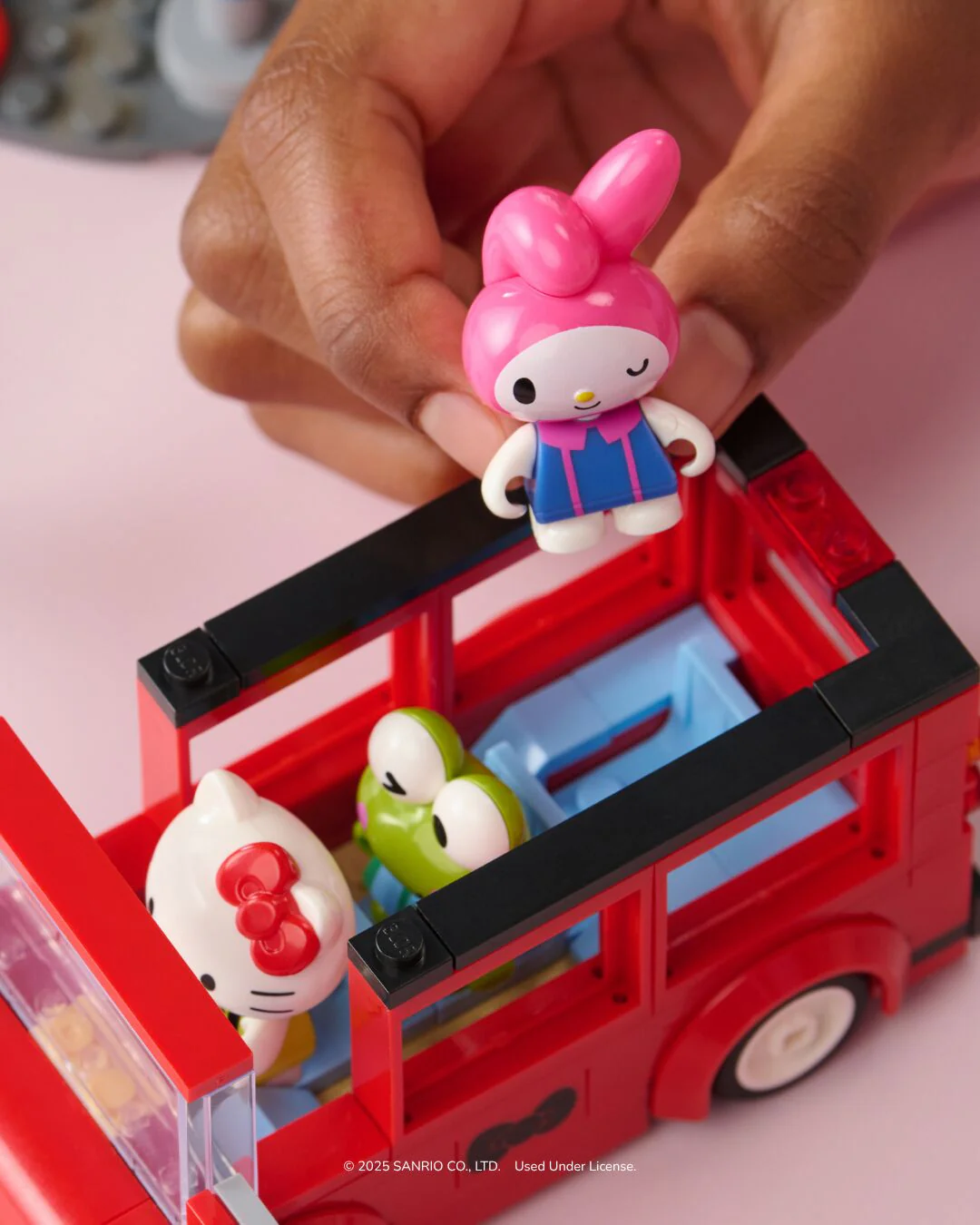 Hello Kitty and Friends Badtz-maru’s Bowling Alley Building Set - Image 3