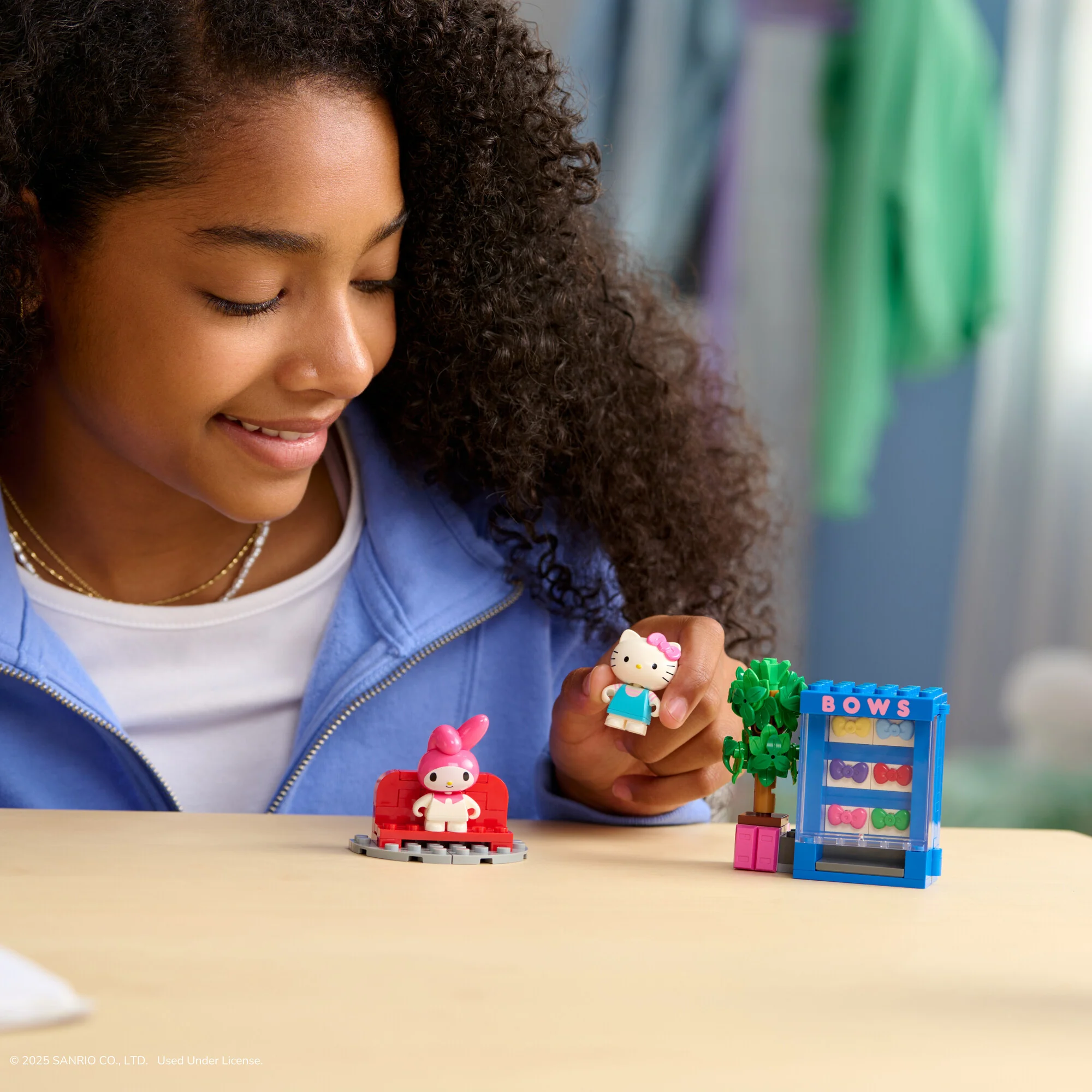 Hello Kitty and Friends Bow Vending Machine Building Set - Image 5