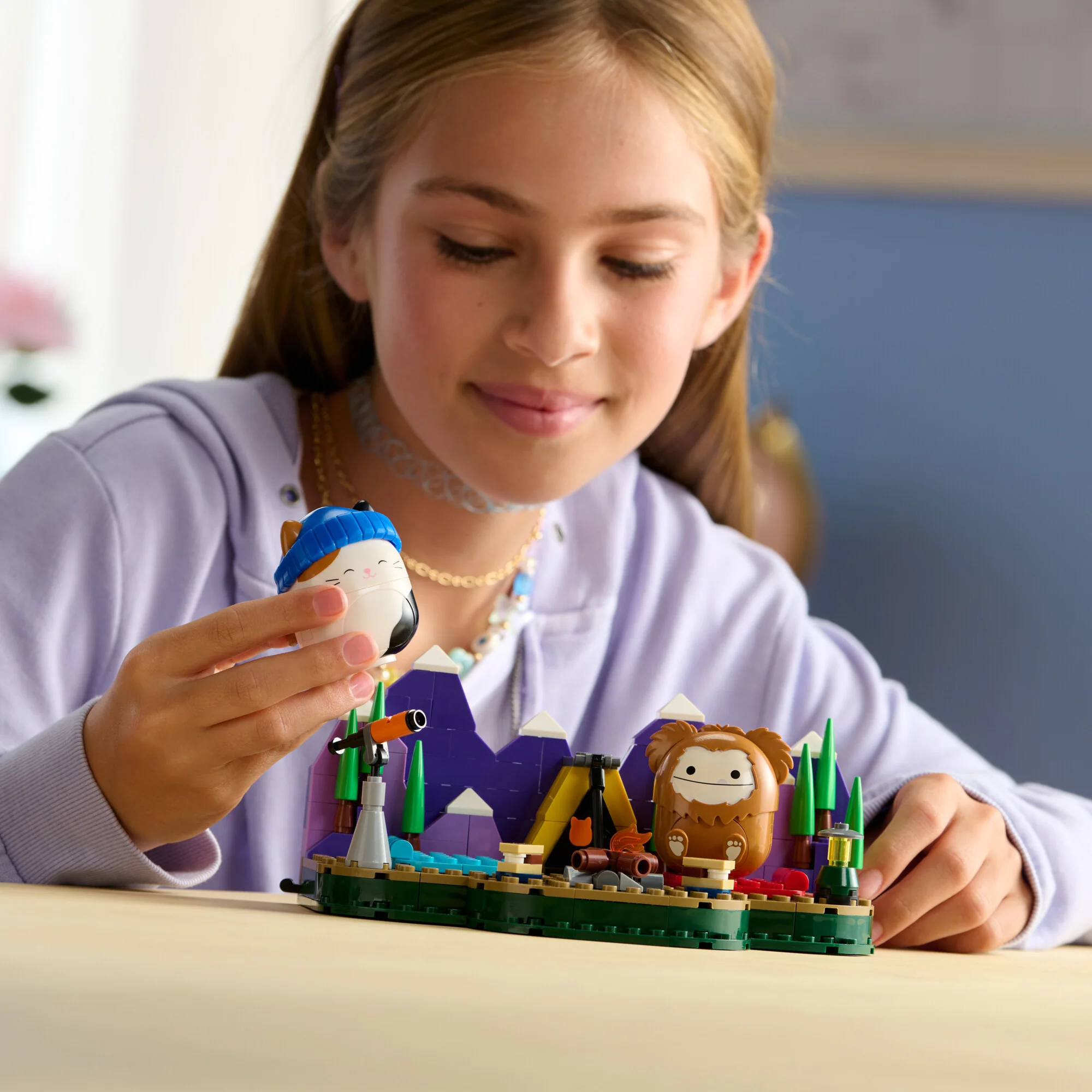 Squishmallows Benny and Cam's Outdoor Adventure Building Set - Image 5