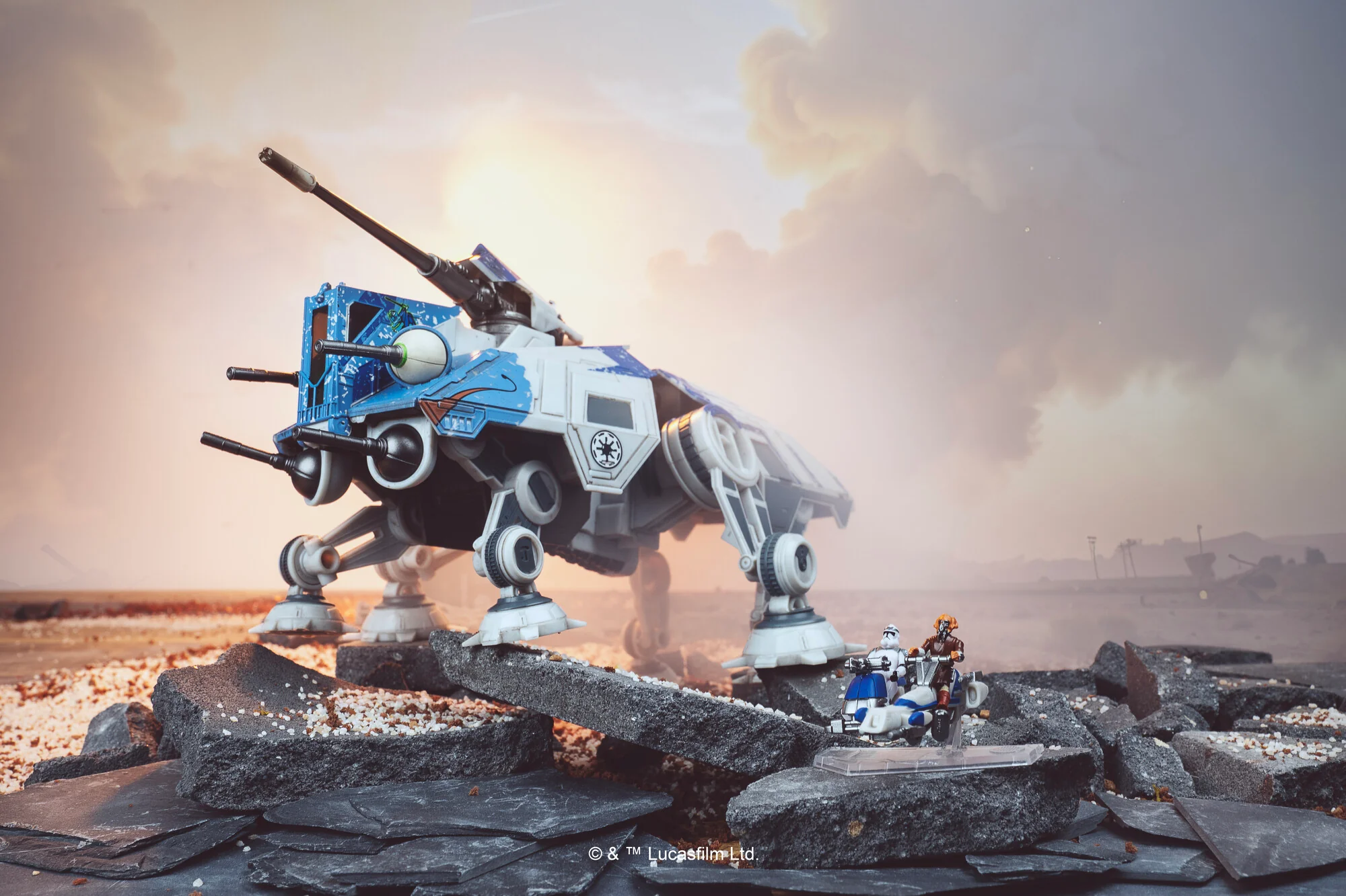 STAR WARS™ Micro Galaxy Squadron AT-TE (104th Battalion) - Image 5